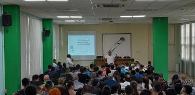 El evento, que resultó un espacio de acercamiento e intercambio, aspiró a afianzar la preparación de estudiantes, trabajadores, docentes y cuadros de dirección en el enfrentamiento creativo de los desafíos ideológicos y políticos que implica el contexto nacional e internacional. Foto: Héctor Elider González ​​​​​​​