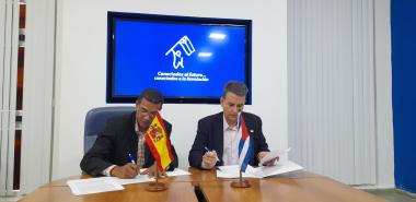 Suscriben memorando de entendimiento ENAE Business School y Kainos S.A., de la UCI. Foto: Héctor Elider González Rodríguez