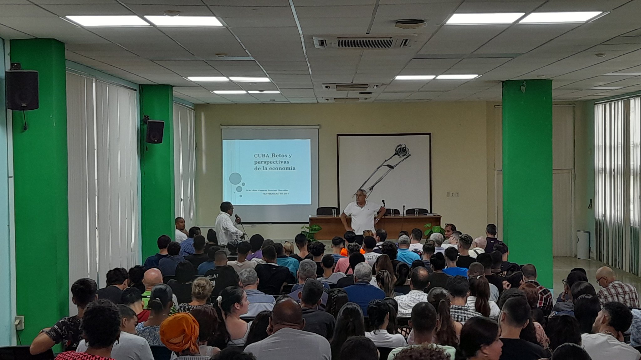 El evento, que resultó un espacio de acercamiento e intercambio, aspiró a afianzar la preparación de estudiantes, trabajadores, docentes y cuadros de dirección en el enfrentamiento creativo de los desafíos ideológicos y políticos que implica el contexto nacional e internacional. Foto: Héctor Elider González ​​​​​​​