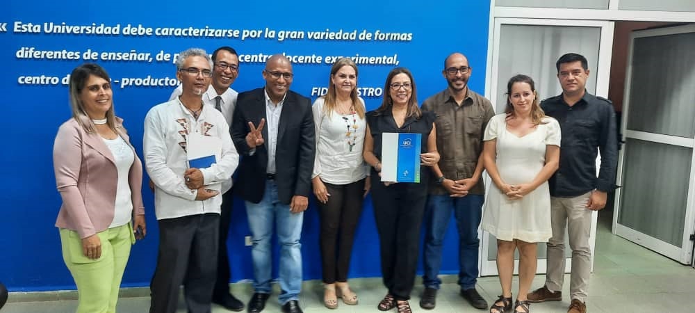 En el salón de la maqueta tuvo lugar la firma del convenio de colaboración entre la UCI y la Universidad Internacional de las Comunicaciones (Lauicom) de Venezuela.