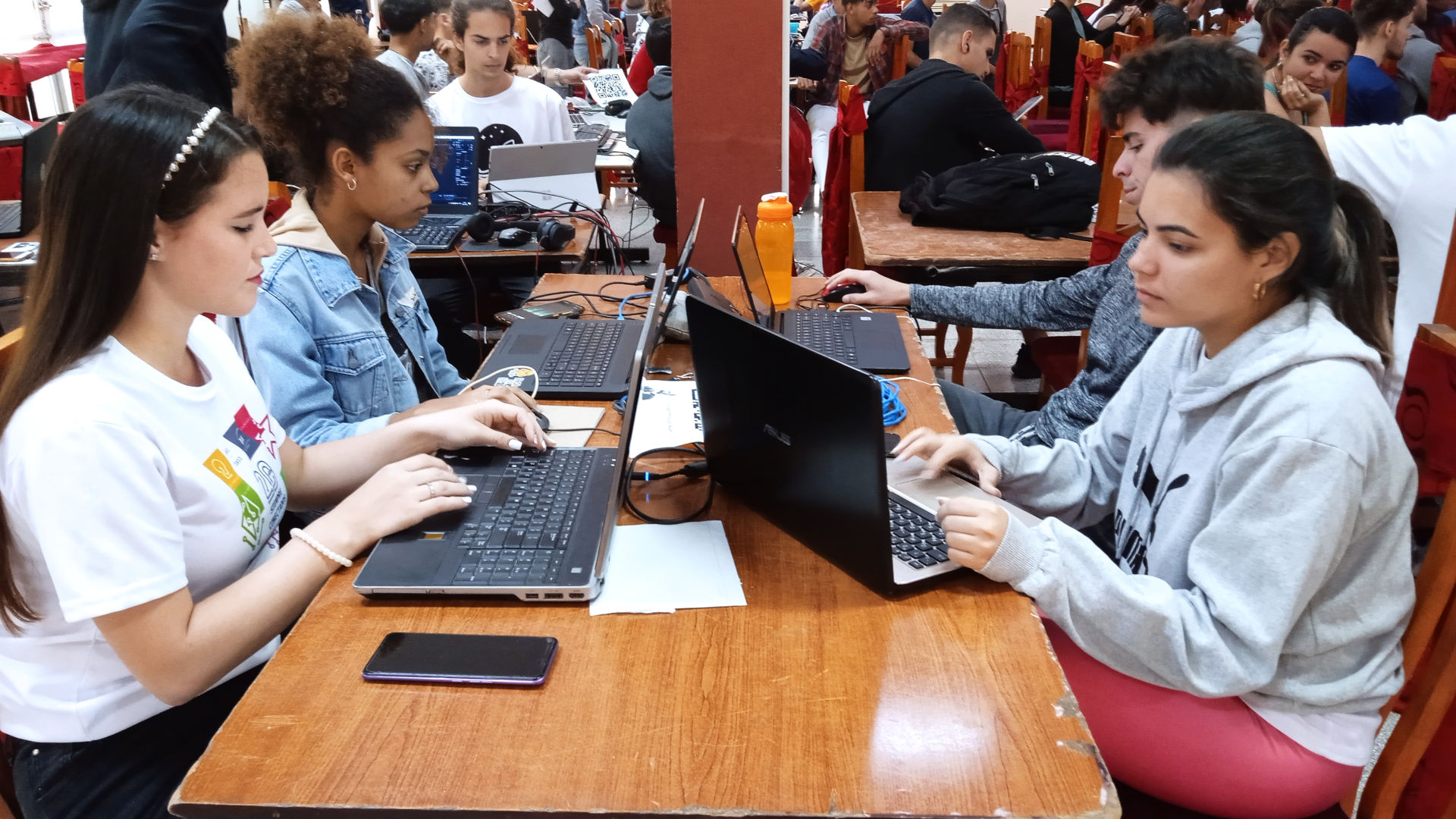 Inauguración del Global Game Jam en la UCI.