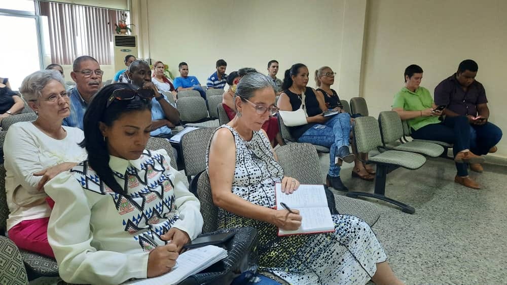 Participaron en el taller especialistas de la Oficina del Historiador de La Habana, el Grupo de las Industrias Biotecnológica y Farmacéuticas (BioCubaFarma), el Ministerio de Industrias (Mindus) y del Ministerio de Relaciones Exteriores (MINREX).