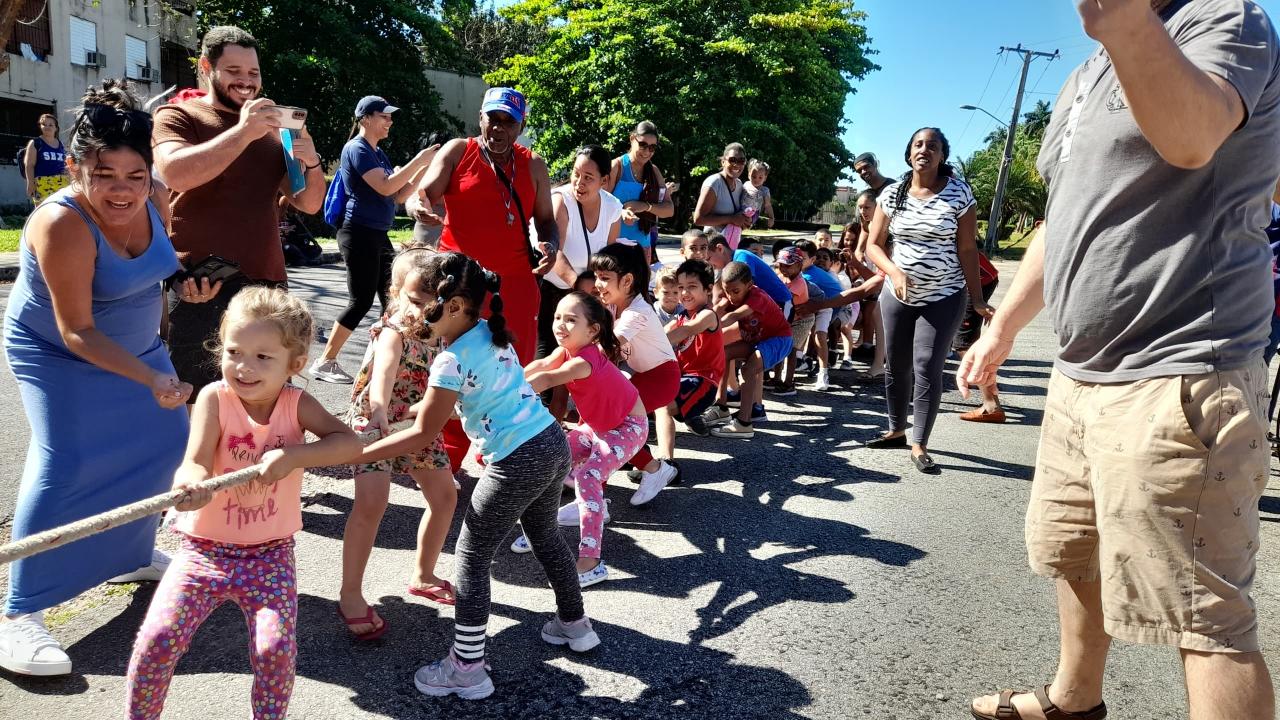 Actividades infantiles en la UCI.