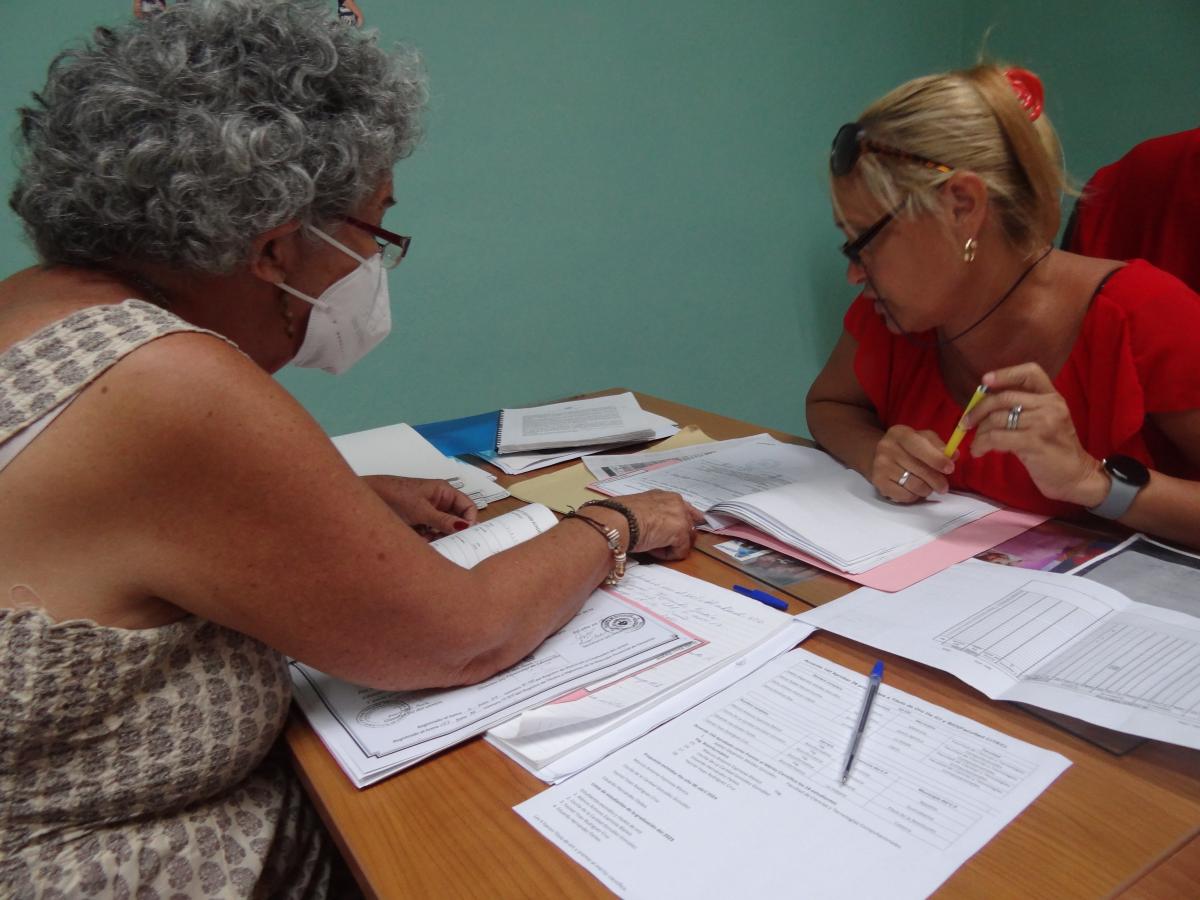 En la Secretaría Docente se realizó la revisión de los expedientes de los estudiantes desde el primer año de la carrera.