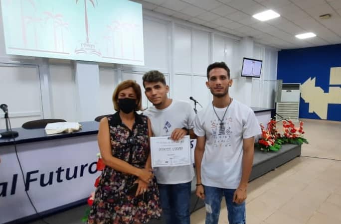 La facultad 2 completó el podio de premiaciones con la tercera posición del XV Fórum de Historia.