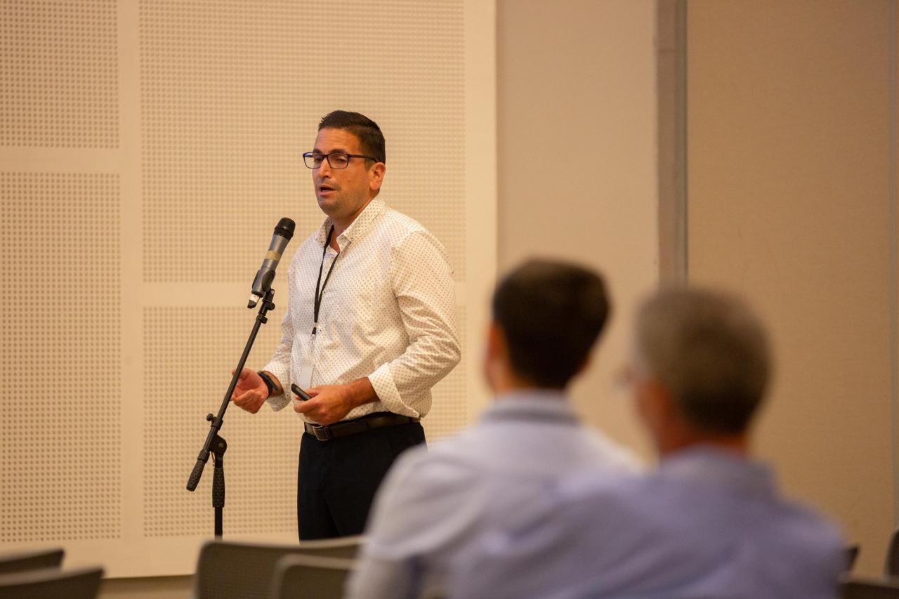 Durante esta segunda jornada, continuaron las conferencias y exposiciones de resultados en congresos, simposios, talleres y paneles que abordaron una amplia variedad de temas.