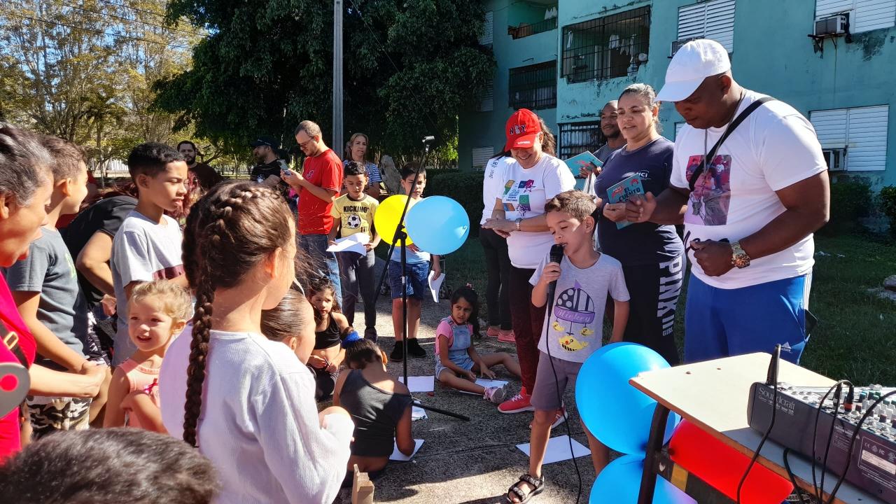Actividades infantiles en la UCI.