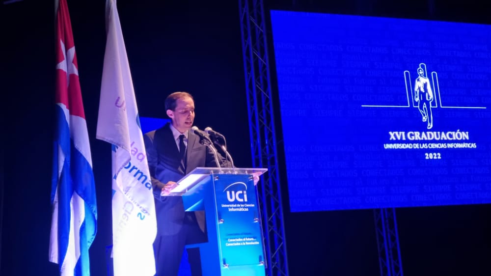 Decimosexta graduación de la UCI. 