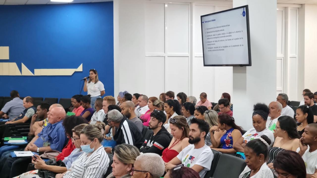 Asamblea de balance del Sindicato de la UCI.
