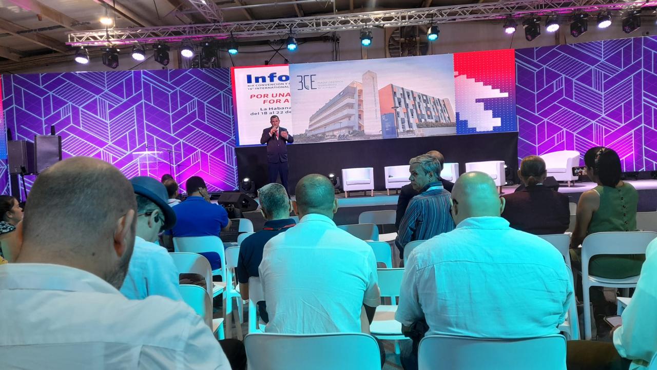 Convención y Feria Informática 2024.