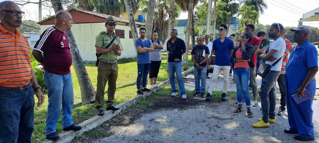Actividad teórico-práctica sobre el Sistema de protección contra incendios en la UCI. Fotos: Osmel Batista Tamarit