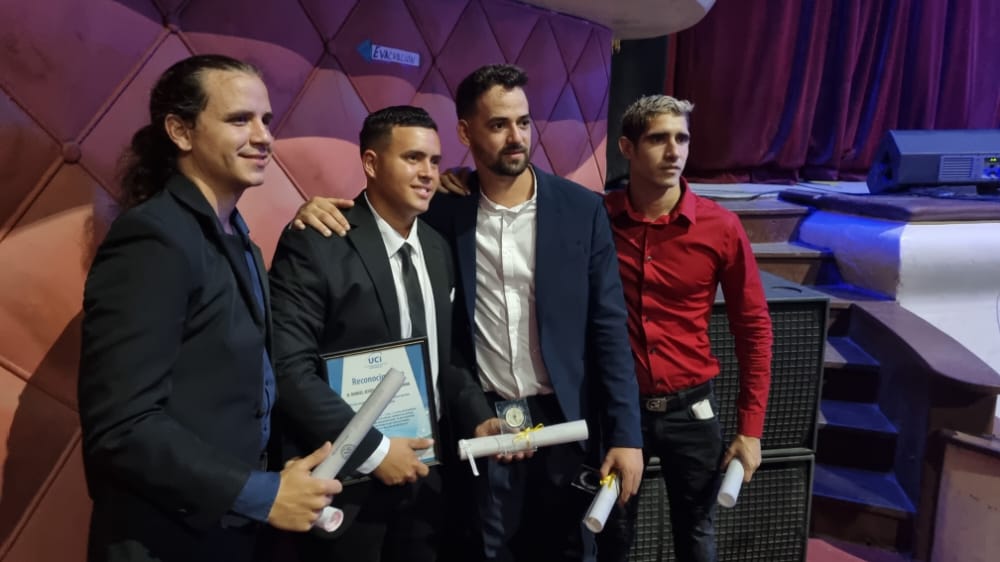 Decimosexta graduación de la UCI. 
