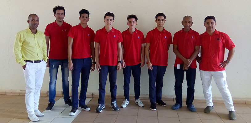 Estudiantes y profesores que integran la delegación cubana.