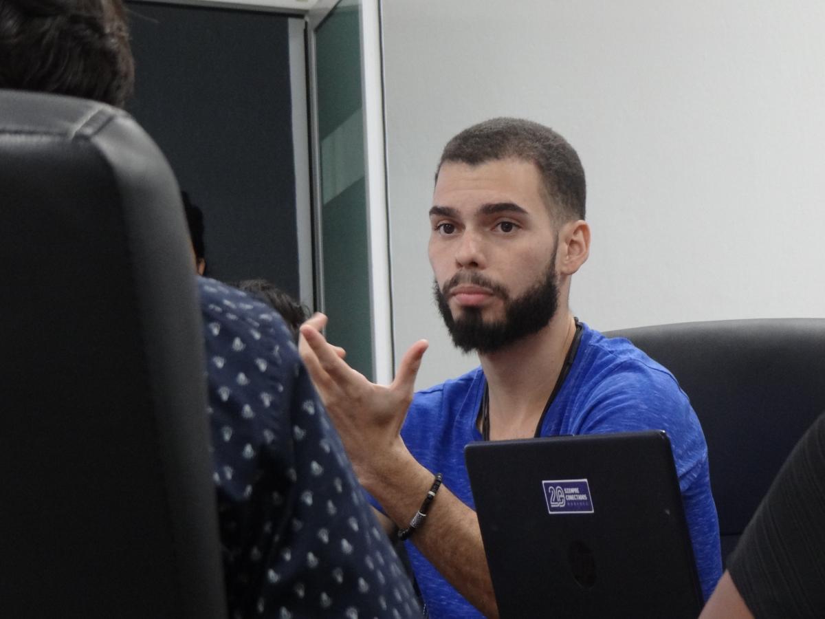 Taller científico estudiantil con la participación de estudiantes extranjeros de nuestra Universidad.