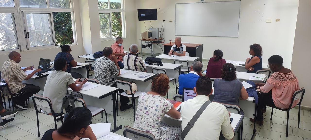 Los profesores compartieron sus experiencias como docentes y propusieron varias iniciativas con las que potenciar una educación de calidad.