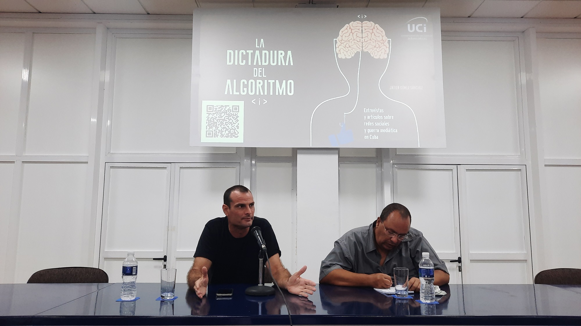 Realizador audiovisual Javier Gómez Sánchez presenta libro en la UCI.