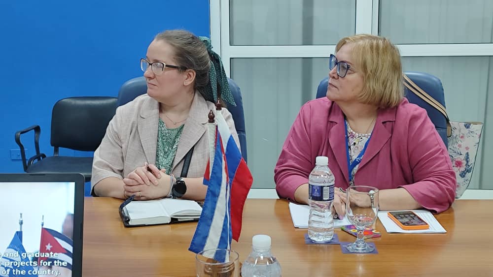 Visita la UCI la Rectora de la Universidad Estatal Lingüística de Moscú.