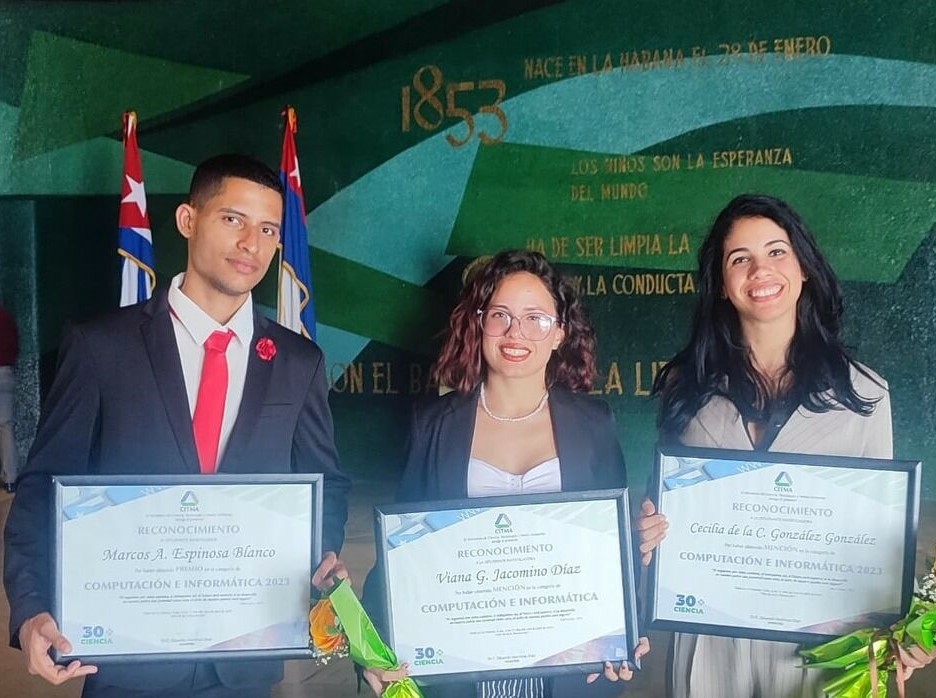 Marcos Antonio Espinosa Blanco, alcanzó el Premio Estudiante Investigador del Citma. En esta misma categoría Viana Gabriela Jacomino Diaz y Cecilia de la Caridad González González, merecieron el galardón de mención. Foto: Cortesía del entrevistado