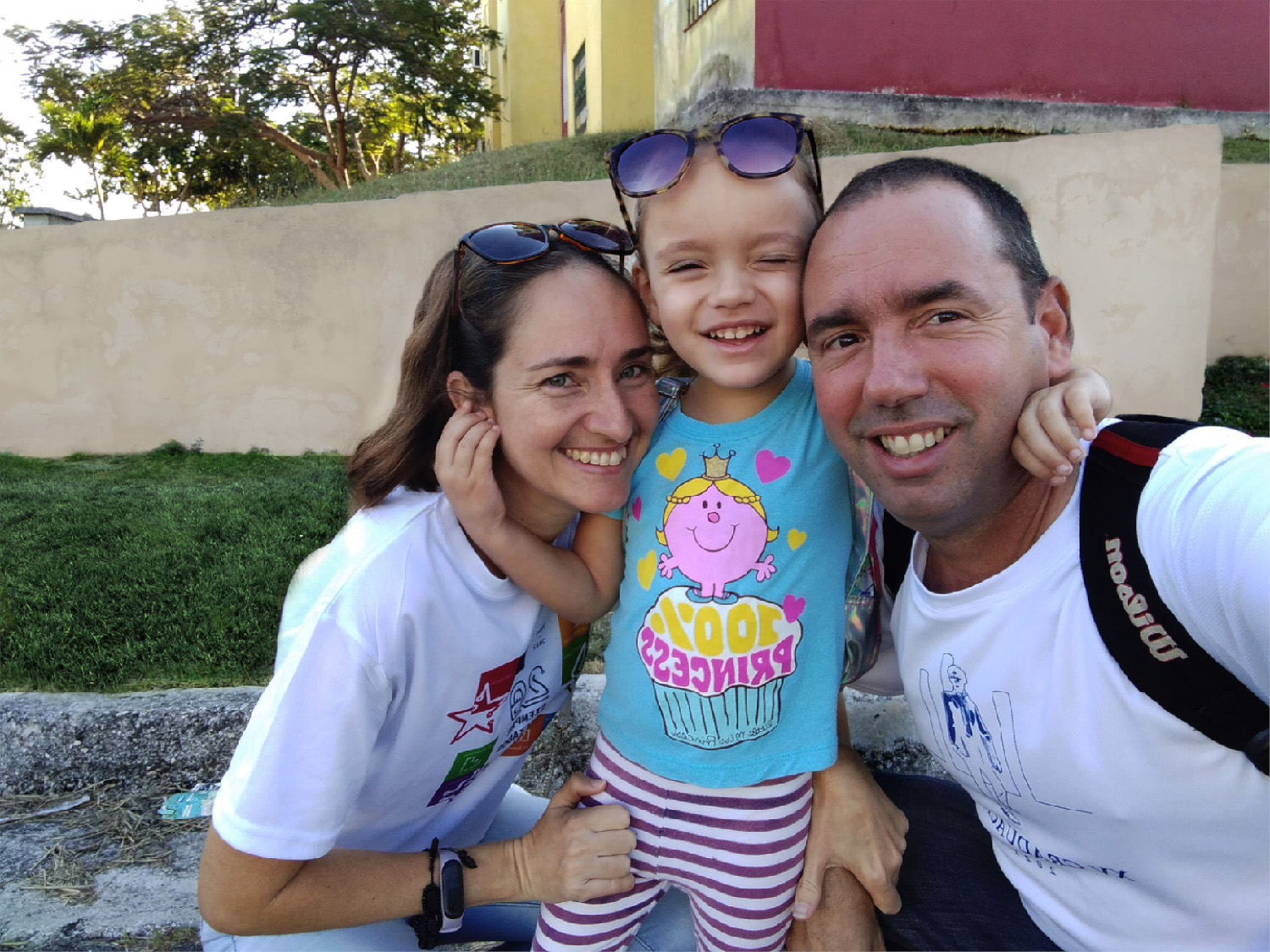 Juan Antonio Plasencia recalca que su familia se fundó como consecuencia de la UCI, y se enorgullece de seguir formando parte de esta tropa de futuro. Foto: Cortesía del entrevistado