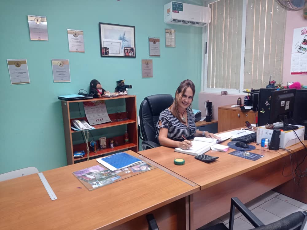 Rafaela González Lores, pero si preguntas por Fifi, la secretaria docente de la facultad CITEC.