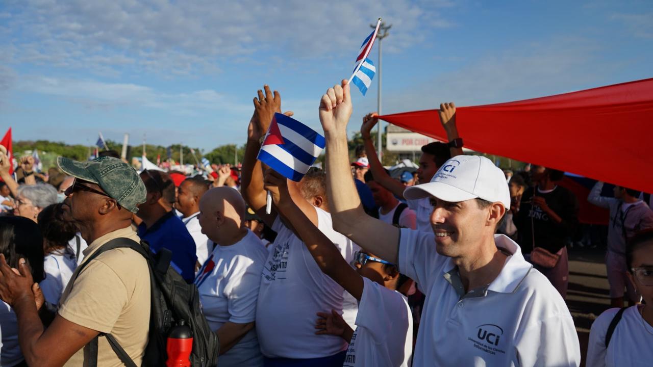 Los integrantes de la UCI desfilaron el día del proletariado mundial con júbilo, compromiso y entusiasmo.
