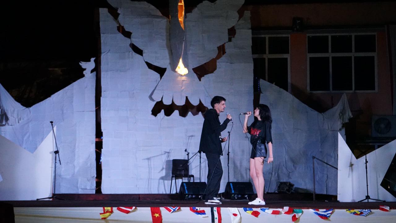 Festival de artistas aficionados.