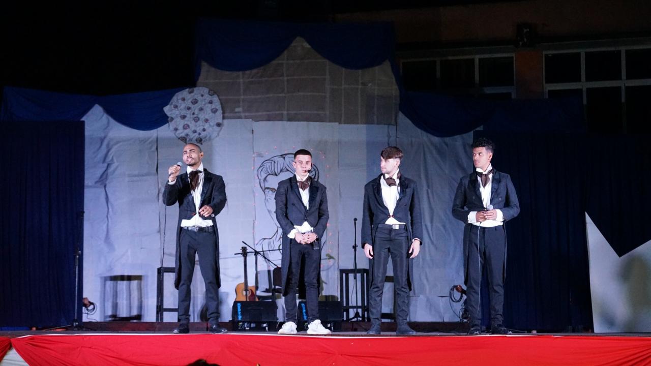 Festival de artistas aficionados.