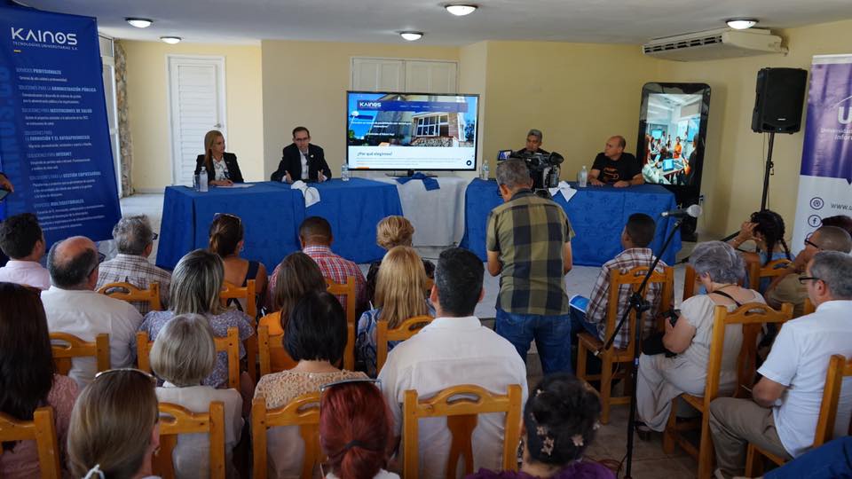 En el contexto del segundo aniversario de la empresa de interfaz Kainos Tecnología Universitaria S.A, la entidad promocionó un grupo de servicios asociados a la aplicación de la inteligencia artificial (IA) y programas de certificaciones. Foto: Héctor Elider González Rodríguez