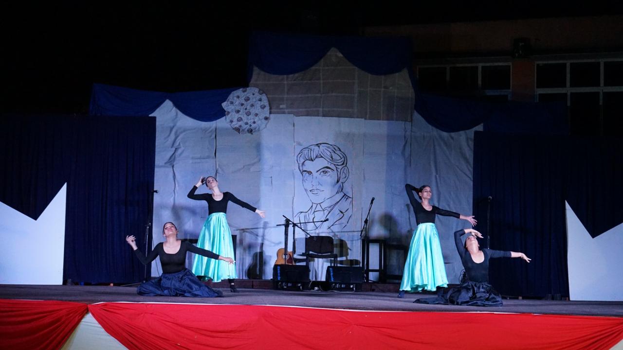 Festival de artistas aficionados.