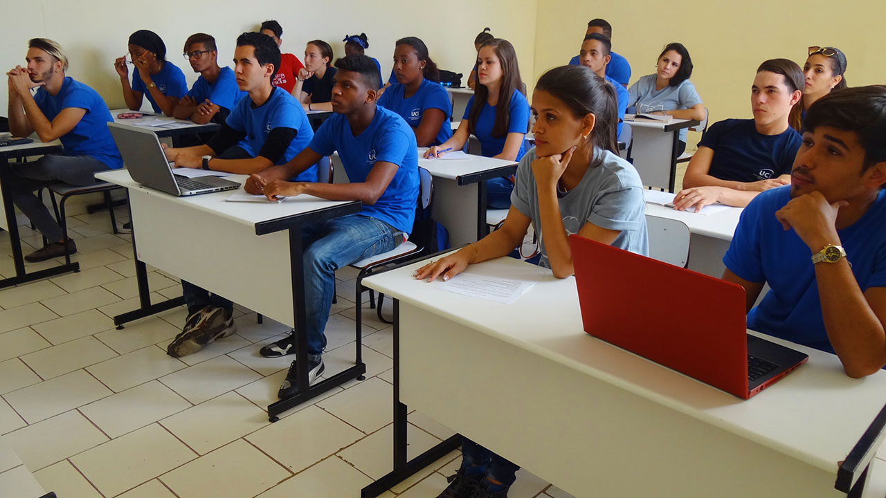 Estudiantes de la Universidad de las Ciencias Informáticas UCI