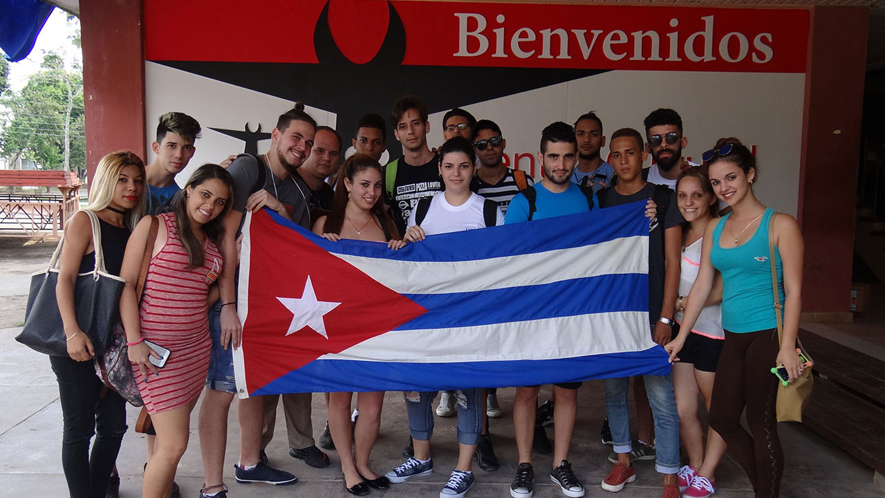 Participantes en el avispero digital en la UCI Voto #PorCuba Participantes en el avispero digital en la UCI Voto #PorCuba