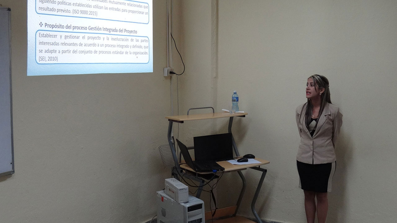 La jornada científica quedó abierta con la disertación de la ponencia: “Proceso Gestión Integrada del Proyecto para el desarrollo de software”, de Diannet Sospedra López. 