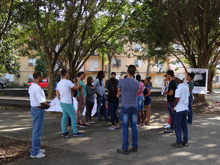 Conversatorio sobre el ciberacoso.