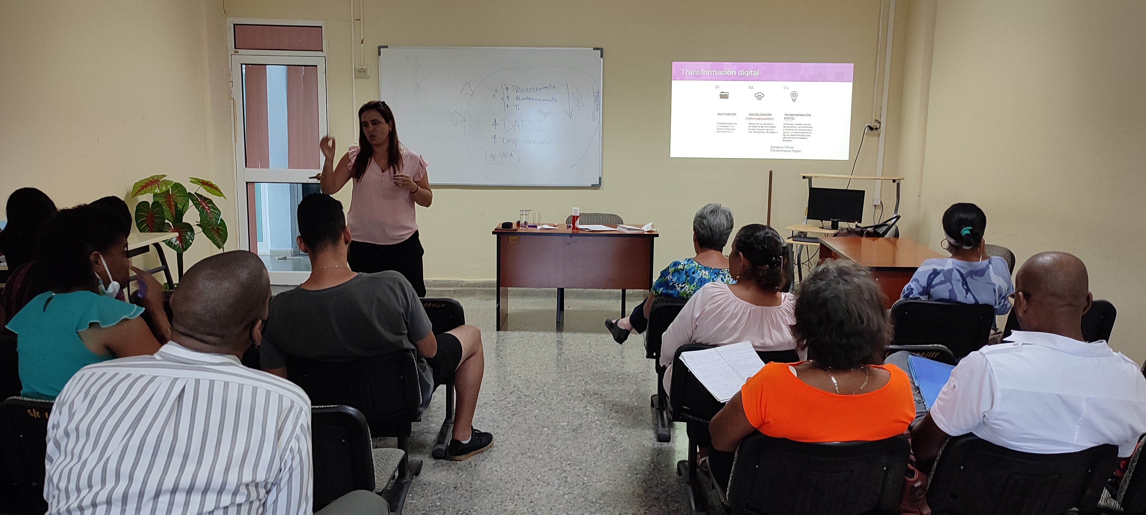 Durante el curso se evidenció la importancia de la transformación digital para el desarrollo del país. Durante el curso se evidenció la importancia de la transformación digital para el desarrollo del país.