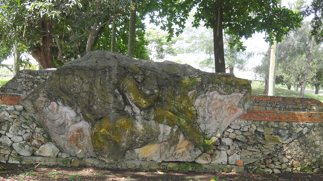 Esculturas en piedra en el mausoleo de San Pedro