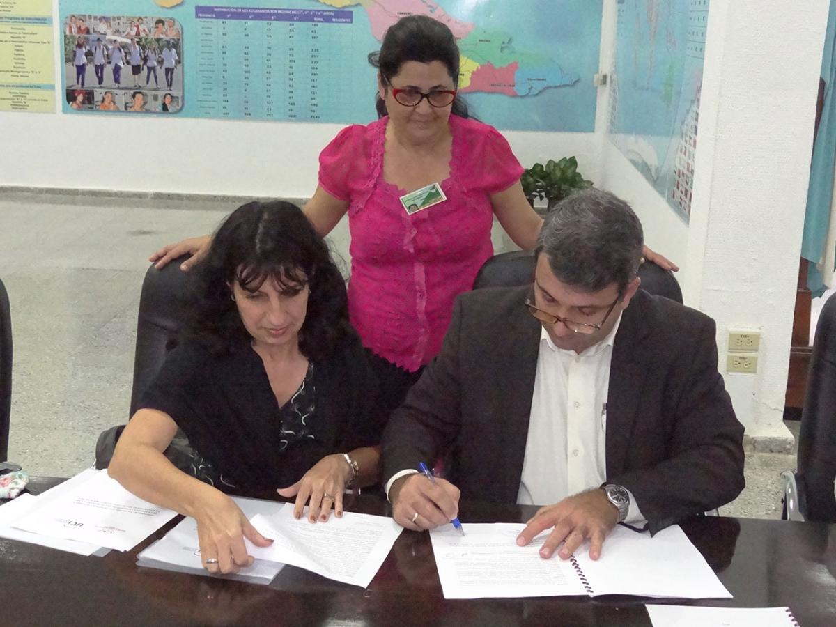 The University of Informatics Sciences and the Latin American School of Medicine signed a cooperation agreement. The University of Informatics Sciences and the Latin American School of Medicine signed a cooperation agreement.