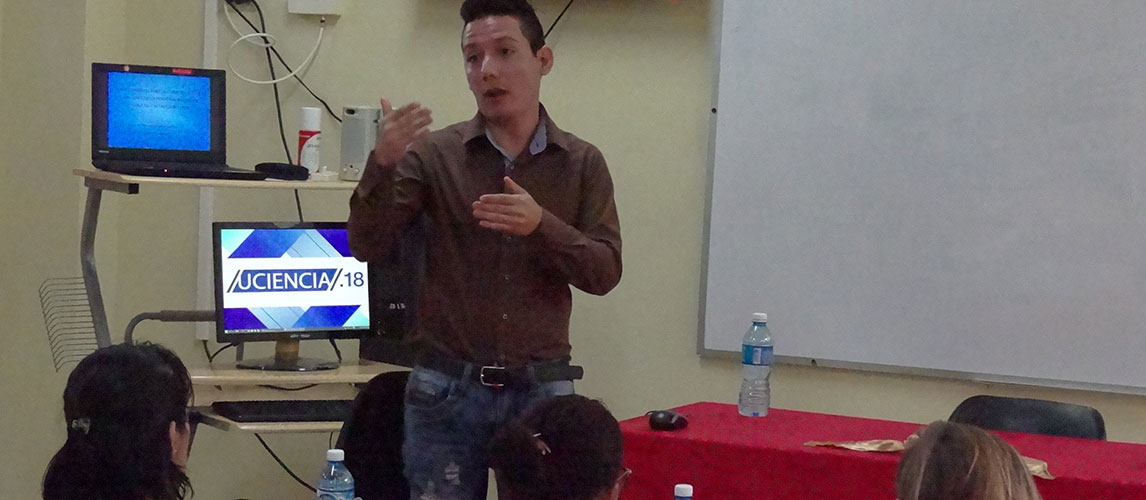 Manuel Enrique Peiso Cruz defiende su investigación para optar por el título de máster en Informática Avanzada