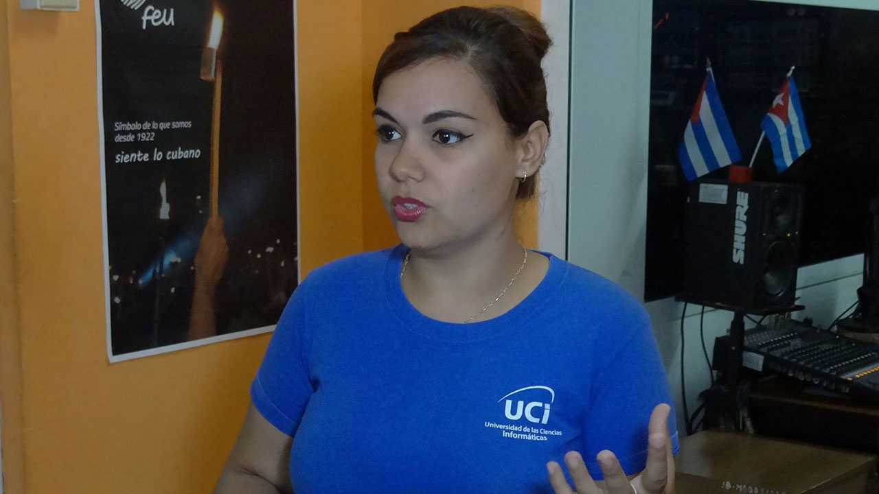 Eliani Cabrera García, presidenta de la FEU en la UCI, dialoga sobre las actividades en nuestra Universidad previas a la cita nacional del 9no. Congreso de la organización Eliani Cabrera García, presidenta de la FEU en la UCI, dialoga sobre las actividades en nuestra Universidad previas a la cita nacional del 9no. Congreso de la organización