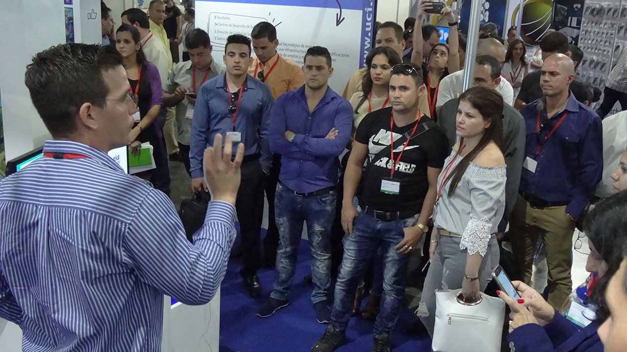 Presentación de la Red Cuba en la XVII Feria Internacional Informática 2018.