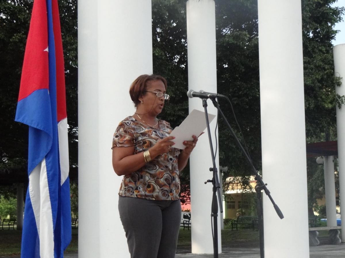 Celia Luisa Ramos Miyares, presidenta de la comisión electoral, presentó al nuevo Buró Sindical electo. Celia Luisa Ramos Miyares, presidenta de la comisión electoral, presentó al nuevo Buró Sindical electo.