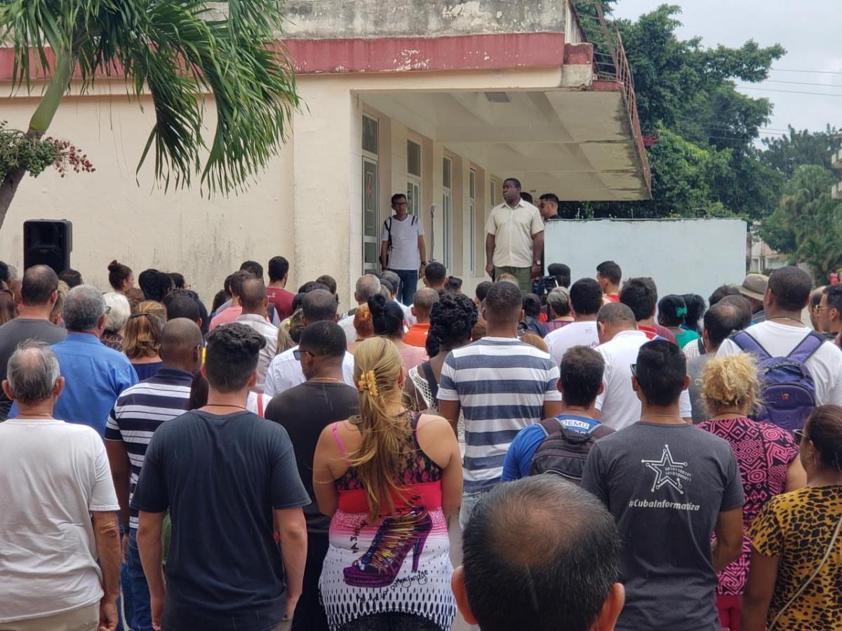 Los trabajadores, estudiantes y profesores rechazaron el bloqueo de Estados Unidos a Venezuela. Los trabajadores, estudiantes y profesores rechazaron el bloqueo de Estados Unidos a Venezuela.