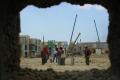 Obreros en la construcción del primer complejo de comedores para la alimentación de estudiantes y trabajadores