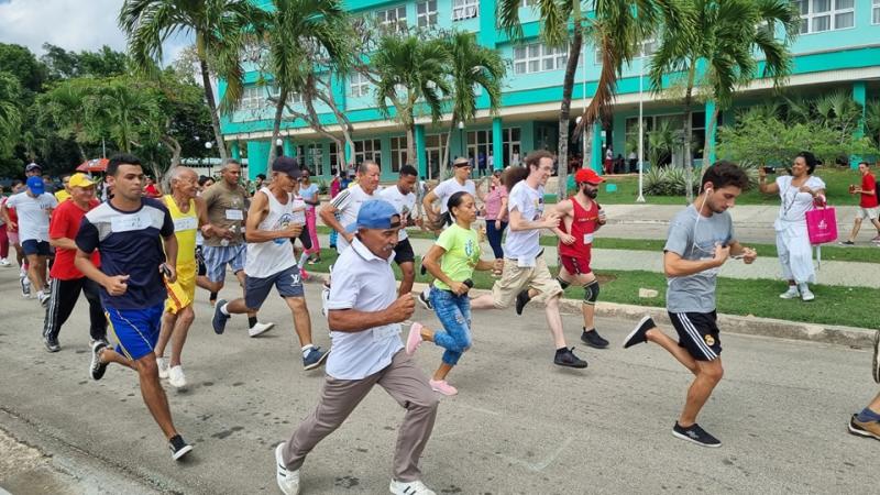 Previo a la inauguración se realizó la carrera de maratón.