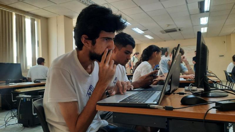 Durante la competencia para obtener la Copa de Ingeniería de software.