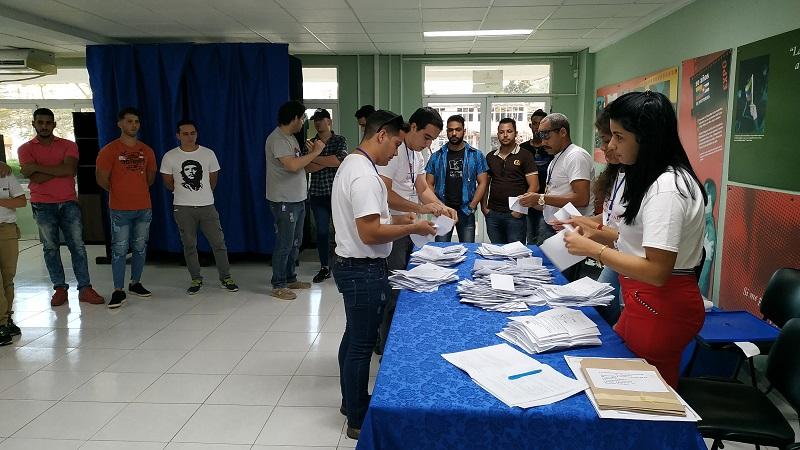 Los cinco colegios electorales correspondiente a igual cantidad de circunscripciones especiales funcionaron de forma normal y con una alta participación del electorado