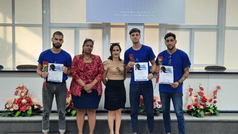 Acto de culminación de estudios de la Facultad de Tecnologías Libres.