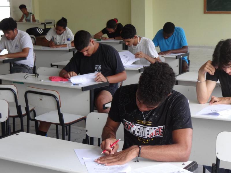 Estudiantes de segundo año realizaron un examen en el cual demostraron los conocimientos adquiridos.