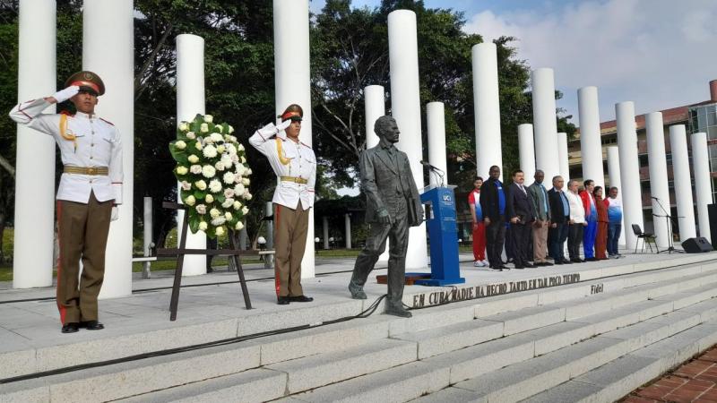 Abanderamiento de la delegación cubana que participará en los I Juegos del Futuro.