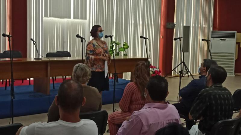 La Coordinadora de Objetivos y Programas del Gobierno Provincial, Tatiana Díaz Hernández reconoció la participación de la UCI en la batalla contra la COVID-19.