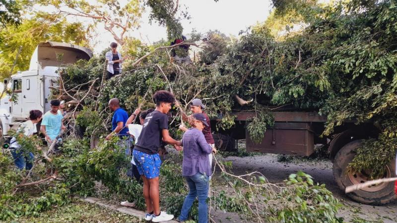 La comunidad universitaria unió voluntades para devolverle la imagen a la casa de altos estudios.
